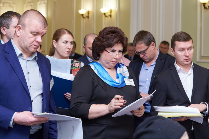 Геннадій Кернес провів прийом жителів Новобаварського району