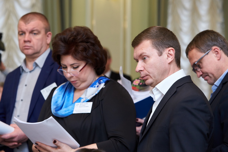 Геннадій Кернес провів прийом жителів Новобаварського району