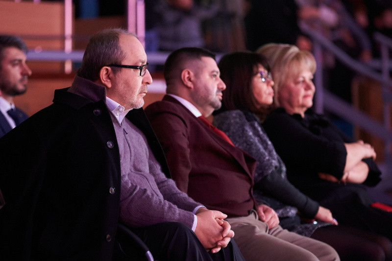 Геннадій Кернес привітав дітей на новорічній казці в Палаці спорту