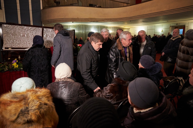 У Харкові попрощалися з Леонідом Ісаєвим