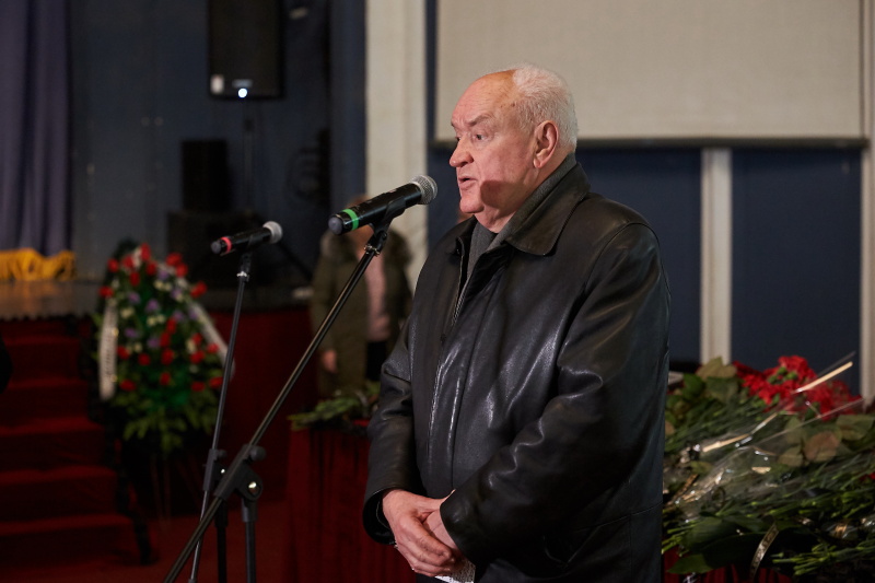 У Харкові попрощалися з Леонідом Ісаєвим