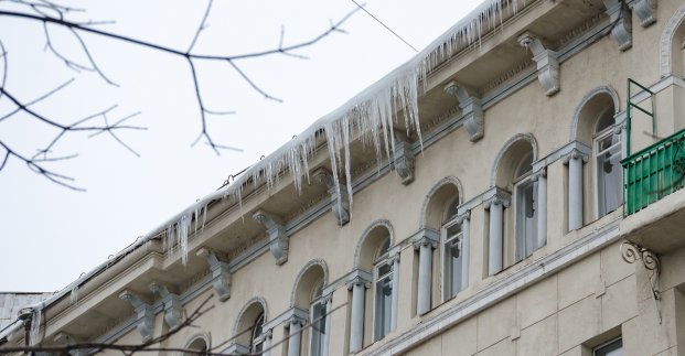 У Харкові очікується потепління - можливе сходження снігу з дахів 