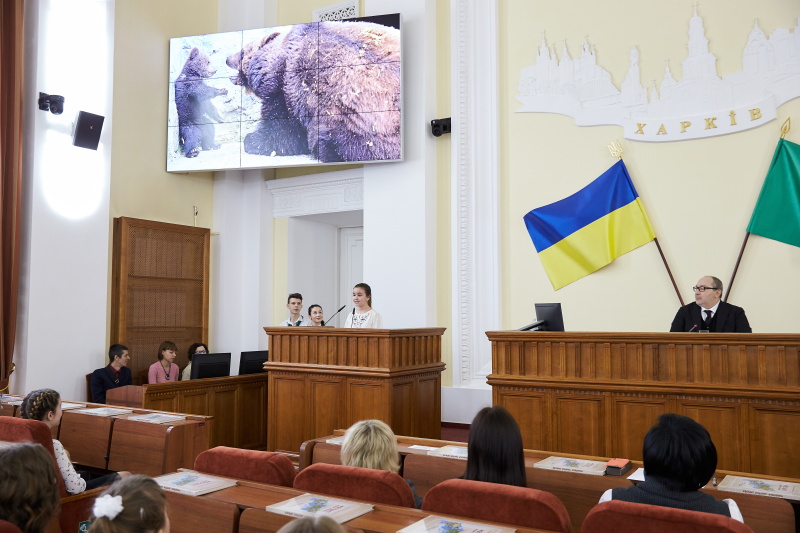 Геннадій Кернес зустрівся з переможцями конкурсу творчих робіт про Харків