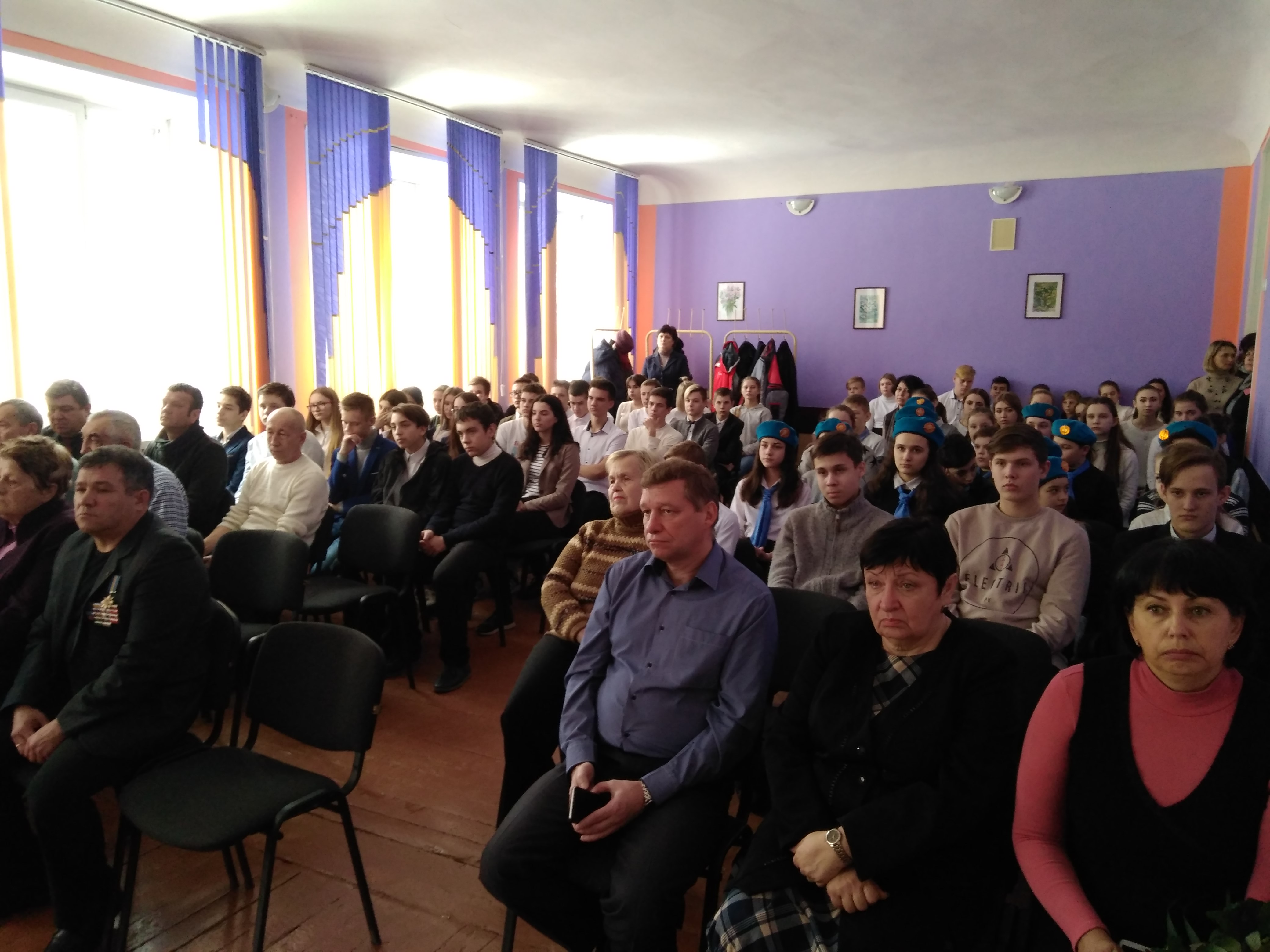 В Індустріальному районі відкрили меморіальну дошку воїну-інтернаціоналісту
