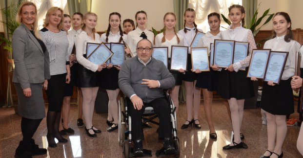 Школярі Київського району удостоєні стипендії міського голови