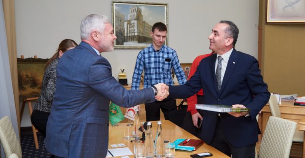 Міська влада розширюватиме співпрацю з Товариством Червоного Хреста