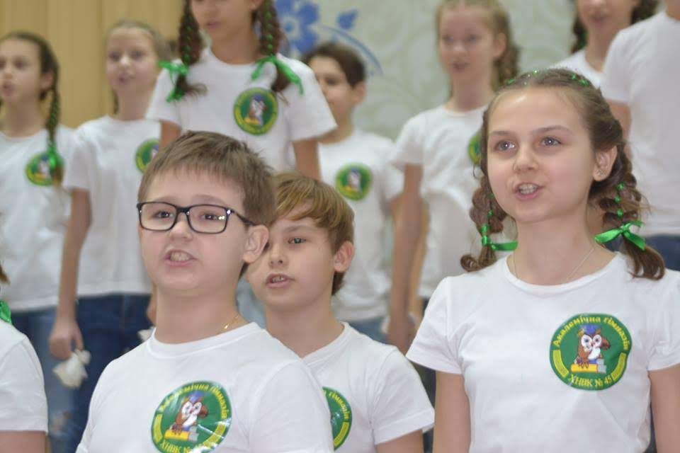 У Шевченківському районі пройшов миротворчий фестиваль серед школярів