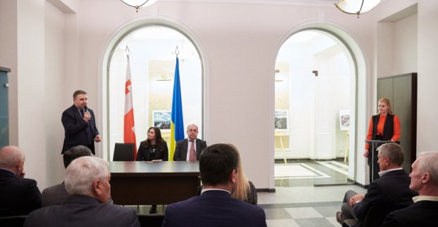 У Харкові обрали Почесного президента дипломатичного клубу 