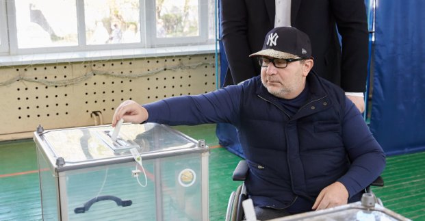 Геннадій Кернес проголосував на виборах Президента України