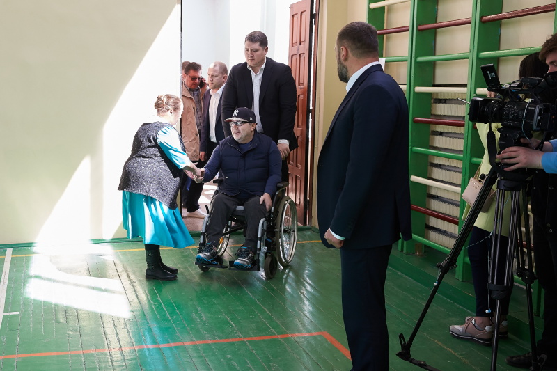 Геннадій Кернес проголосував на виборах Президента України