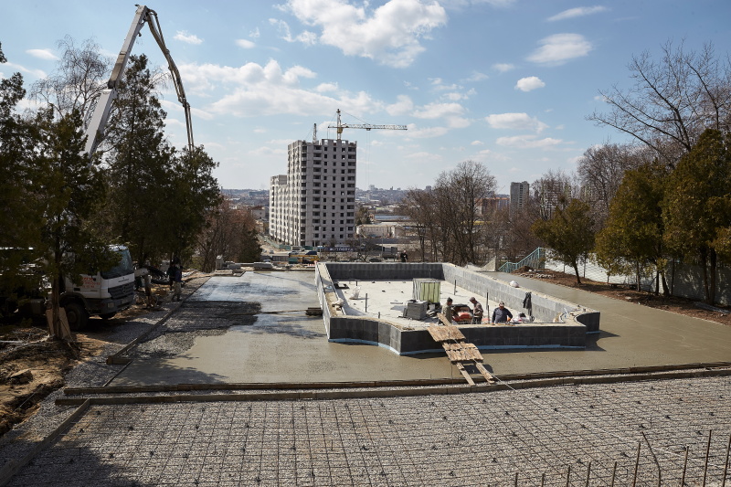 У саду Шевченка створюють нові фонтани, озеро і дитячий майданчик