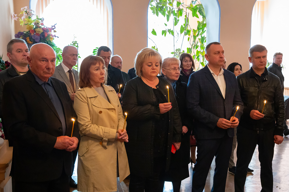 У Харкові попрощалися з Юрієм Шрамком