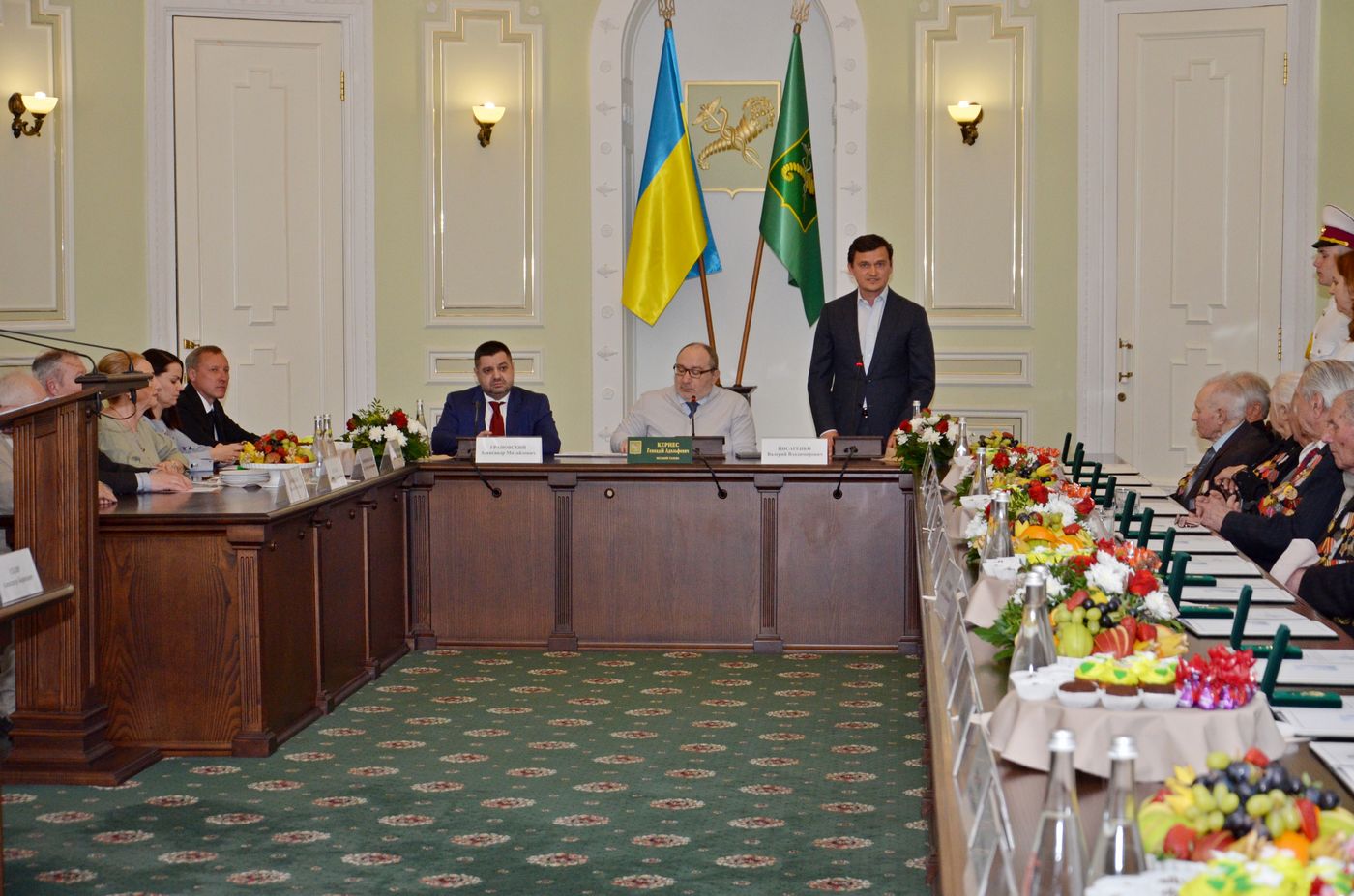 Геннадій Кернес зустрівся з ветеранами напередодні 9 Травня