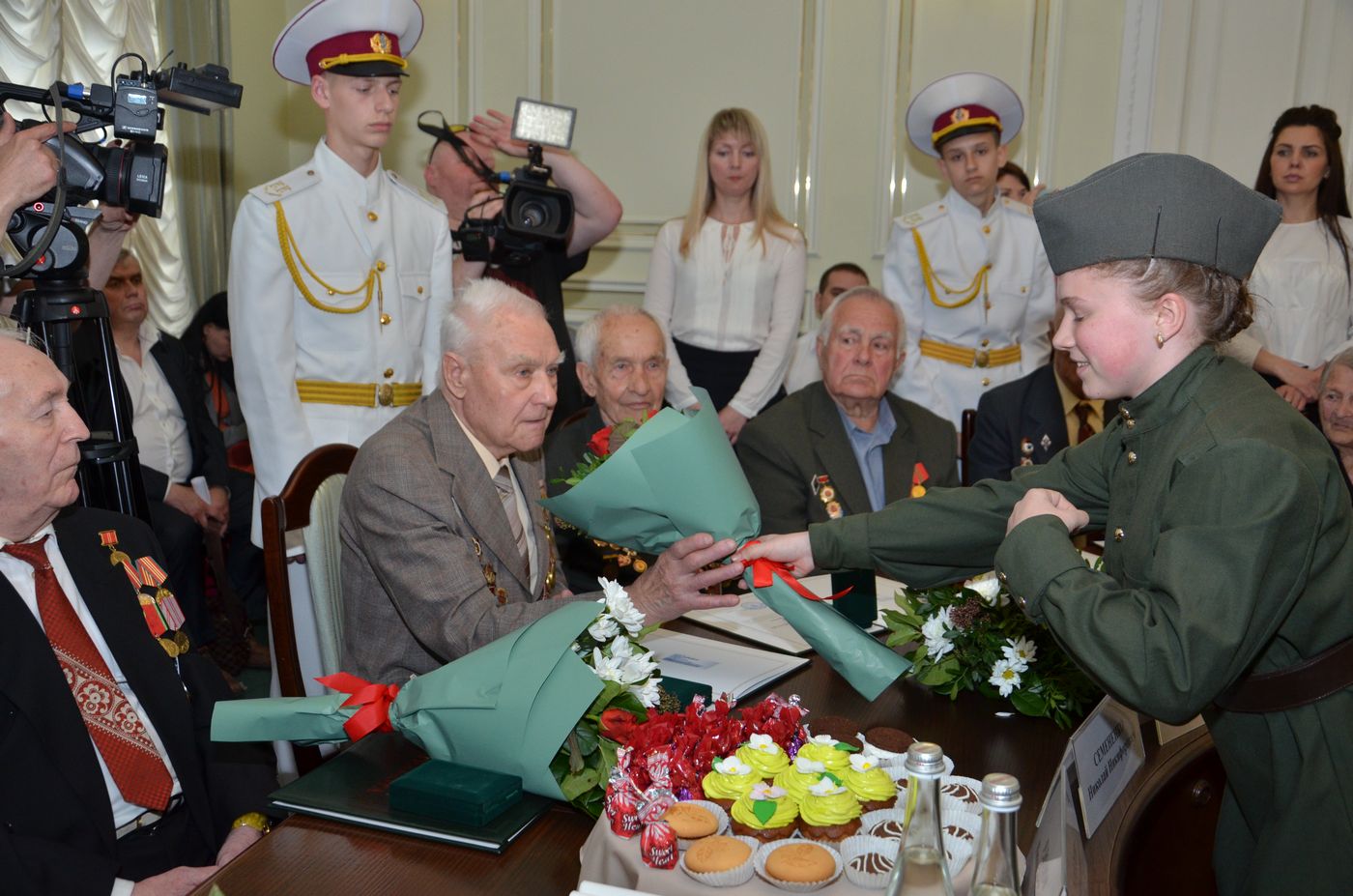 Геннадій Кернес зустрівся з ветеранами напередодні 9 Травня