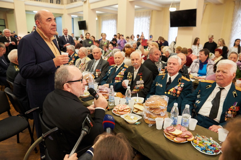 Ветерани святкують на «польовій каші»