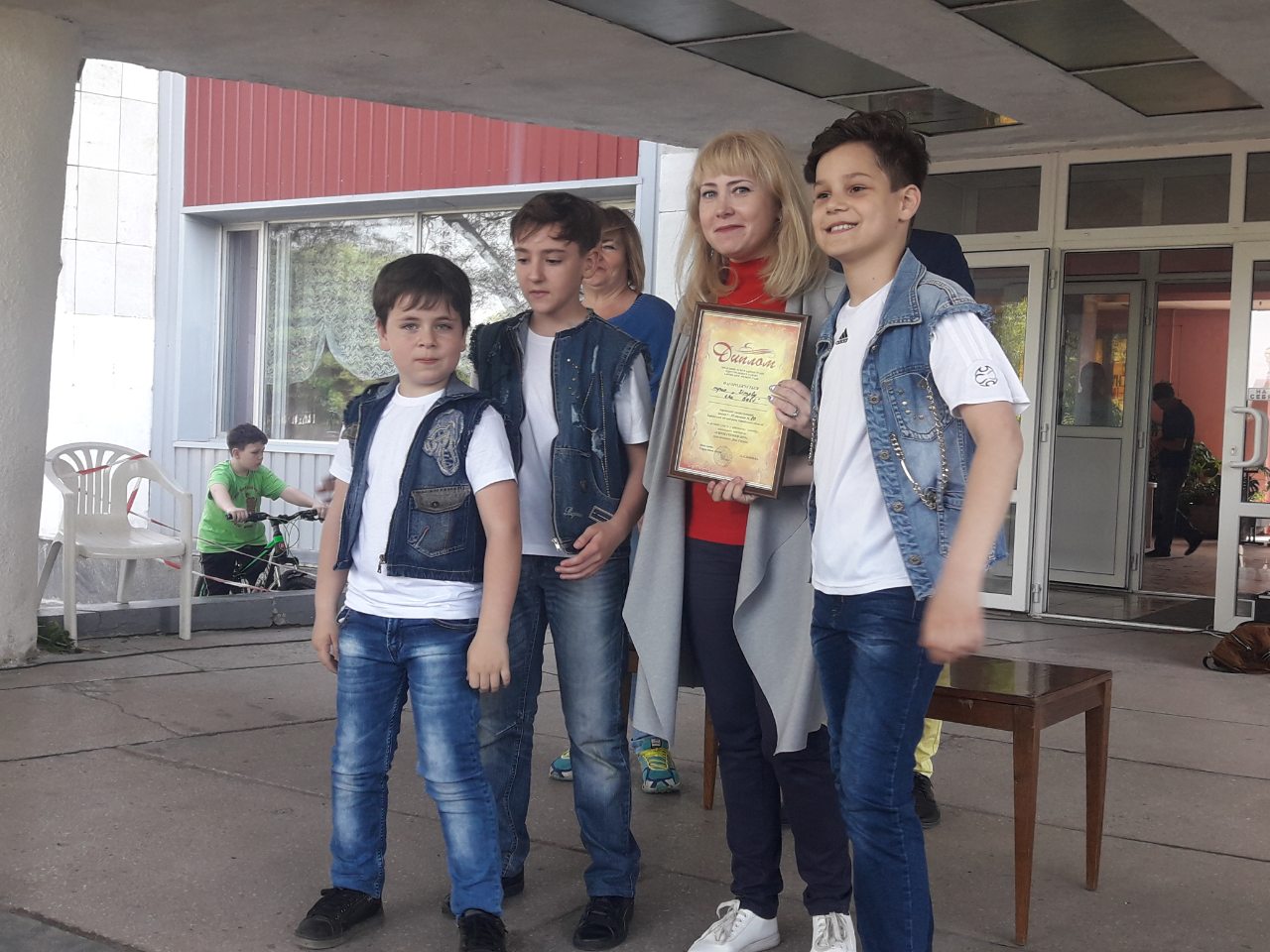 В Індустріальному районі провели пісенний конкурс серед школярів