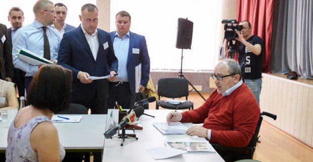 Геннадій Кернес провів особистий прийом у 116-й школі