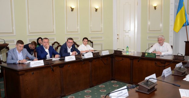 Місто буде вирішувати проблему з аварійним колектором на медкомплексі