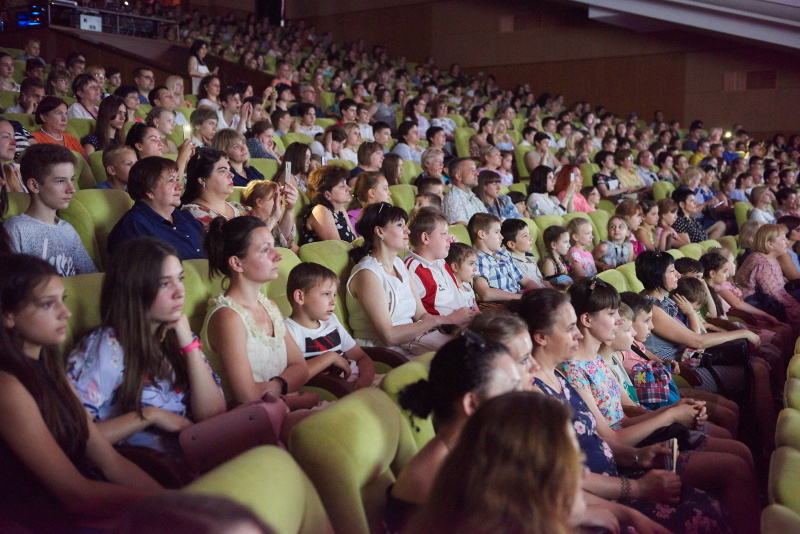 Геннадій Кернес привітав переможців дитячого конкурсу