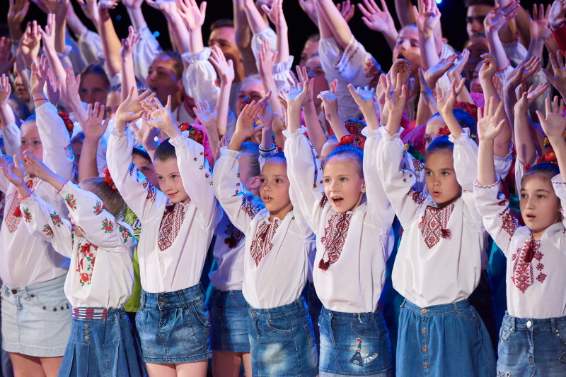 Геннадій Кернес привітав переможців дитячого конкурсу