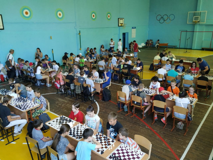 У Київському районі пройшли змагання з шахів серед школярів