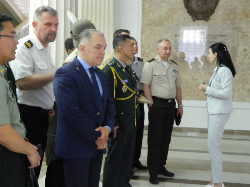 Харків відвідала делегація військових аташе