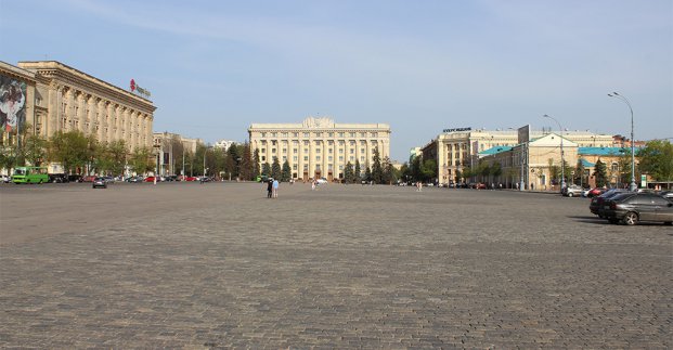 На площі Свободи на чотири дні обмежено рух транспорту