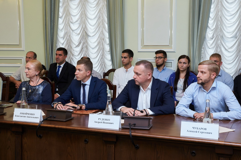 Геннадій Кернес підписав меморандум з ЮНІСЕФ