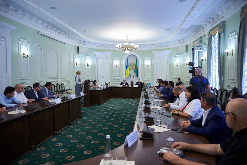 Геннадій Кернес створює Раду національних меншин Харкова