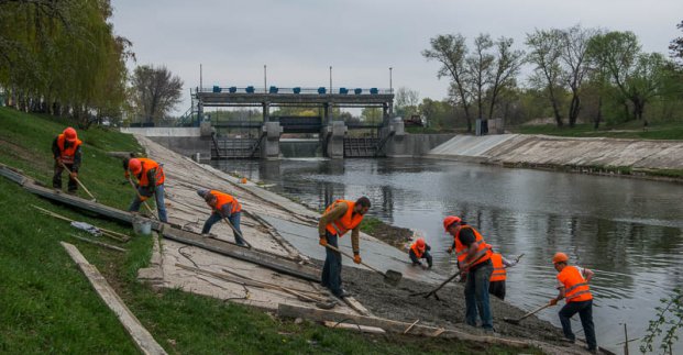 У Харкові чистять русла річок Лопань і Харків