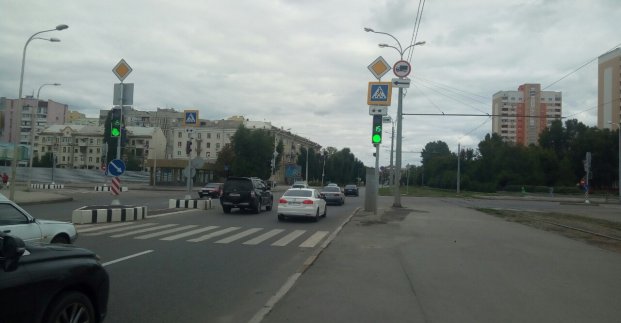 На перехресті вулиць Плеханівської та Державінської встановили світлофор