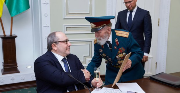 Геннадій Кернес привітав ветеранів Харкова