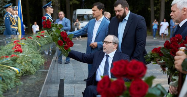 Геннадій Кернес: Харків зазнав величезних втрат, але й зробив колосальний внесок у перемогу