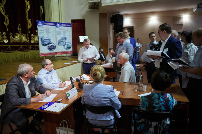 Геннадій Кернес провів особистий прийом на заводі Малишева