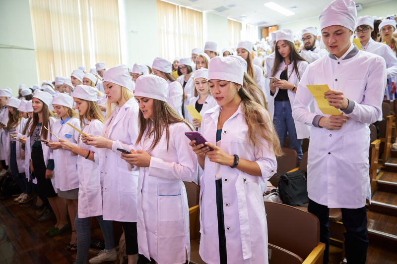 У медуніверситеті привітали першокурсників