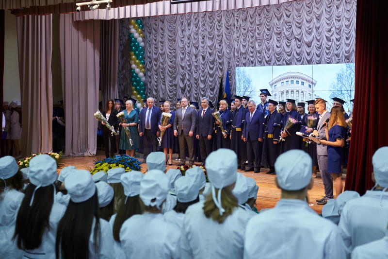 У медуніверситеті привітали першокурсників