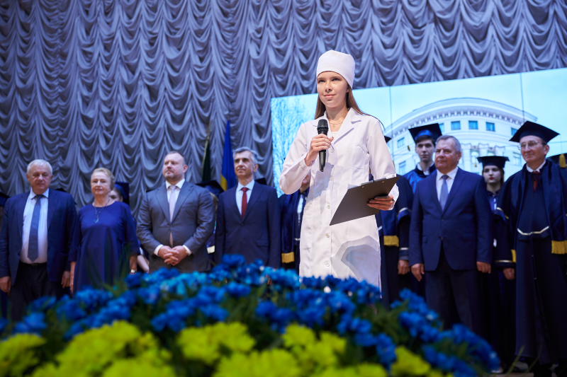 У медуніверситеті привітали першокурсників