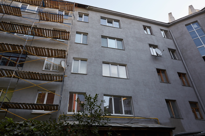 У Харкові відновлюють фасади житлових будинків
