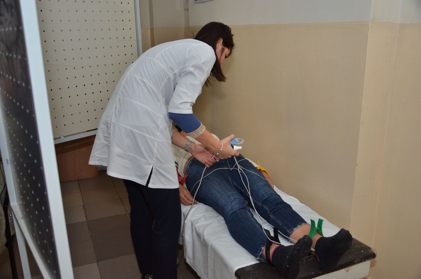 У медуніверситеті вчили мити руки та видаляти зуби