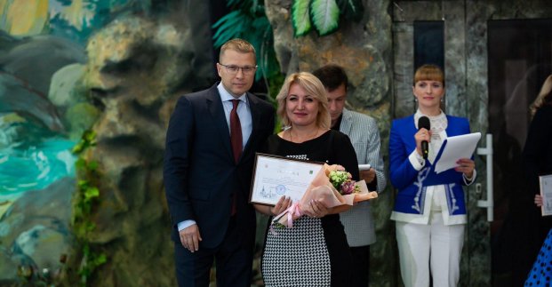 Вчителів Шевченківського району привітали з професійним святом 
