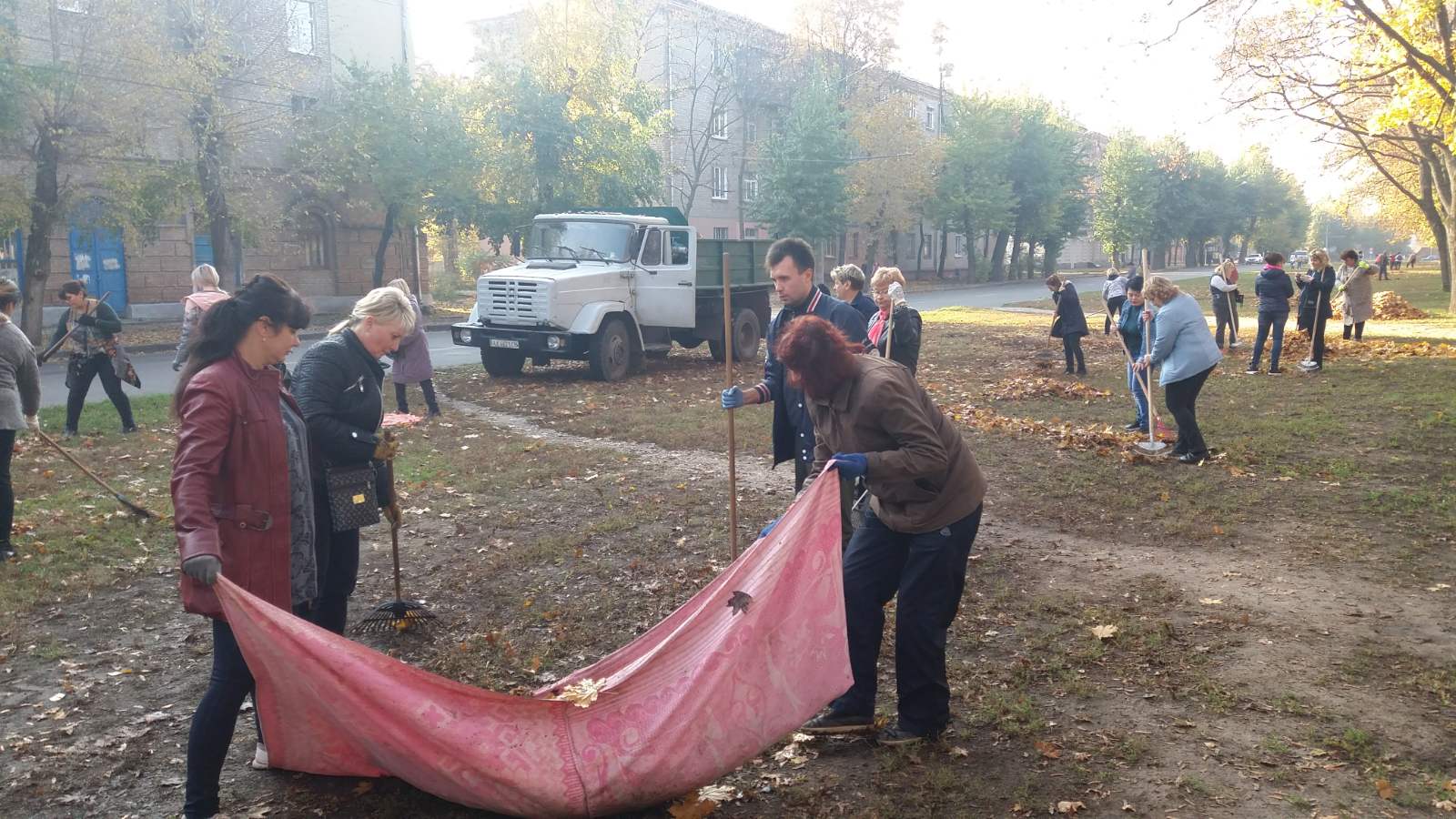 В Індустріальному районі відбувся суботник