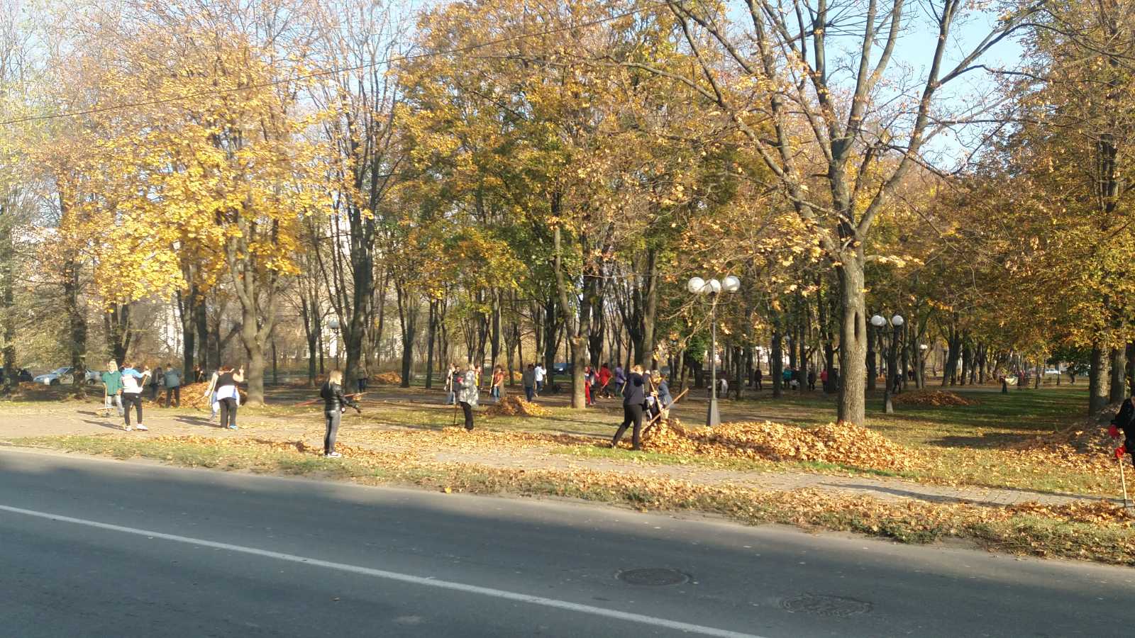 В Індустріальному районі відбувся суботник