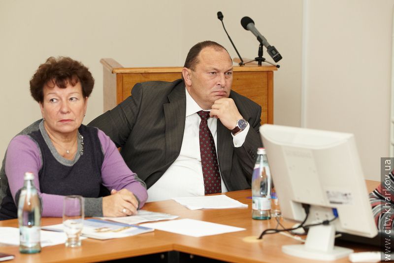 Геннадій Кернес привітав Харківський будівельний з новим статусом