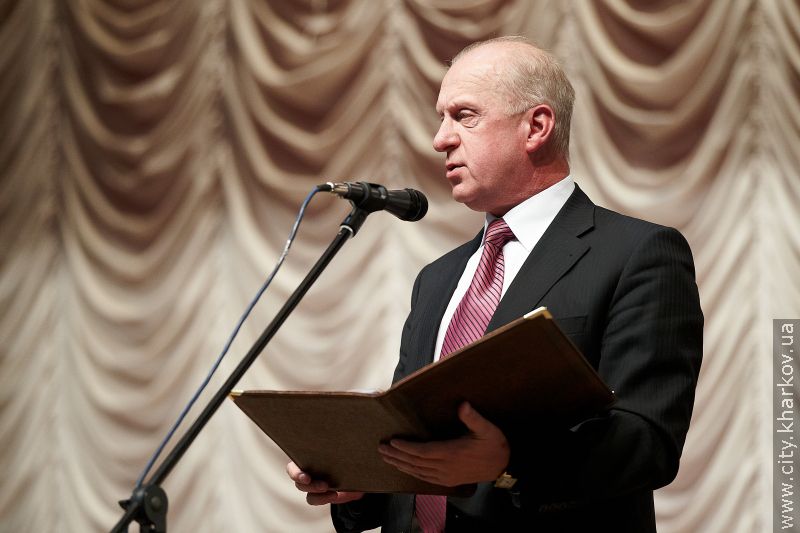 Геннадій Кернес привітав Харківський будівельний з новим статусом