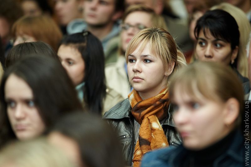 Геннадій Кернес привітав Харківський будівельний з новим статусом