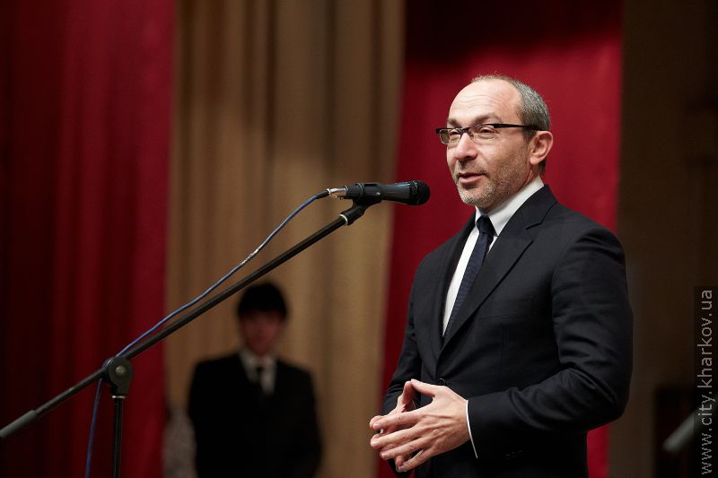 Геннадій Кернес привітав Харківський будівельний з новим статусом