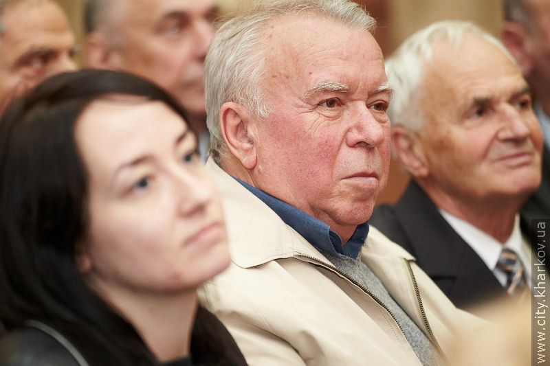 Геннадій Кернес привітав Харківський будівельний з новим статусом
