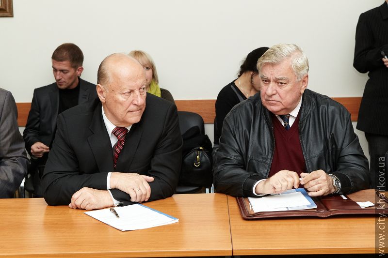 Геннадій Кернес привітав Харківський будівельний з новим статусом