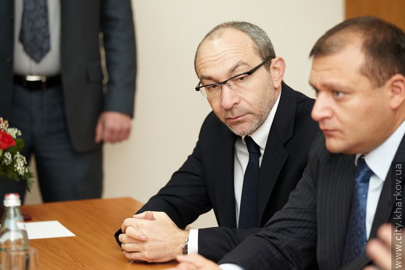 Геннадій Кернес привітав Харківський будівельний з новим статусом