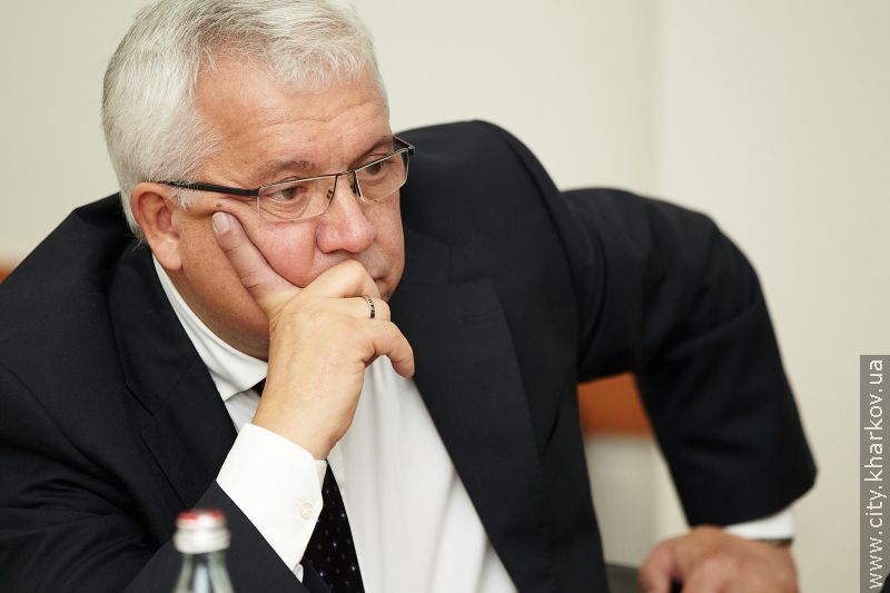 Геннадій Кернес привітав Харківський будівельний з новим статусом